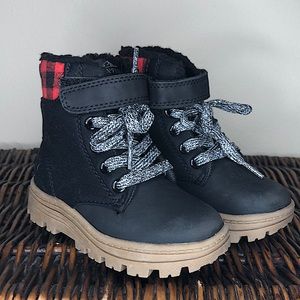 Carter’s Boots 6